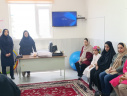 تجلیل از جوانان در حال آموزش هنگام ازدواج و مادران باردار در مرکز پیله‌وری به مناسبت هفته جوانی جمعیت